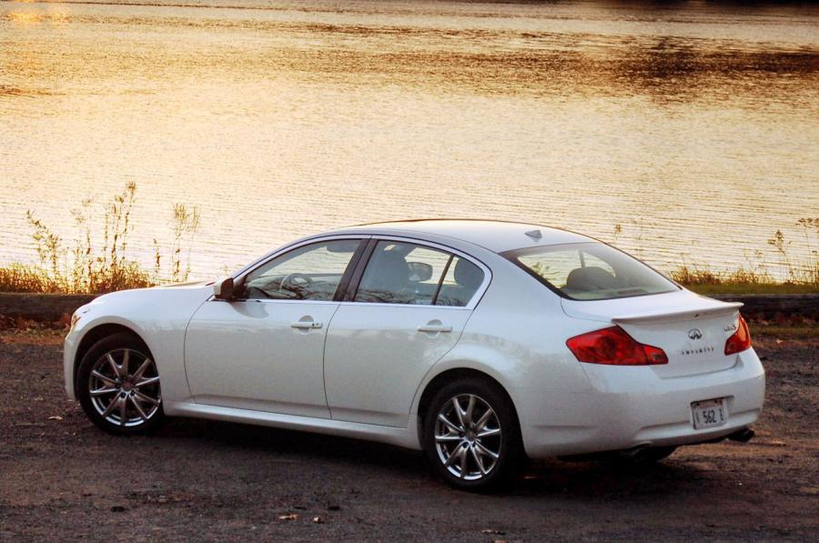  Infiniti G37x S Sedan 2009 года  (фото 21 из 44)